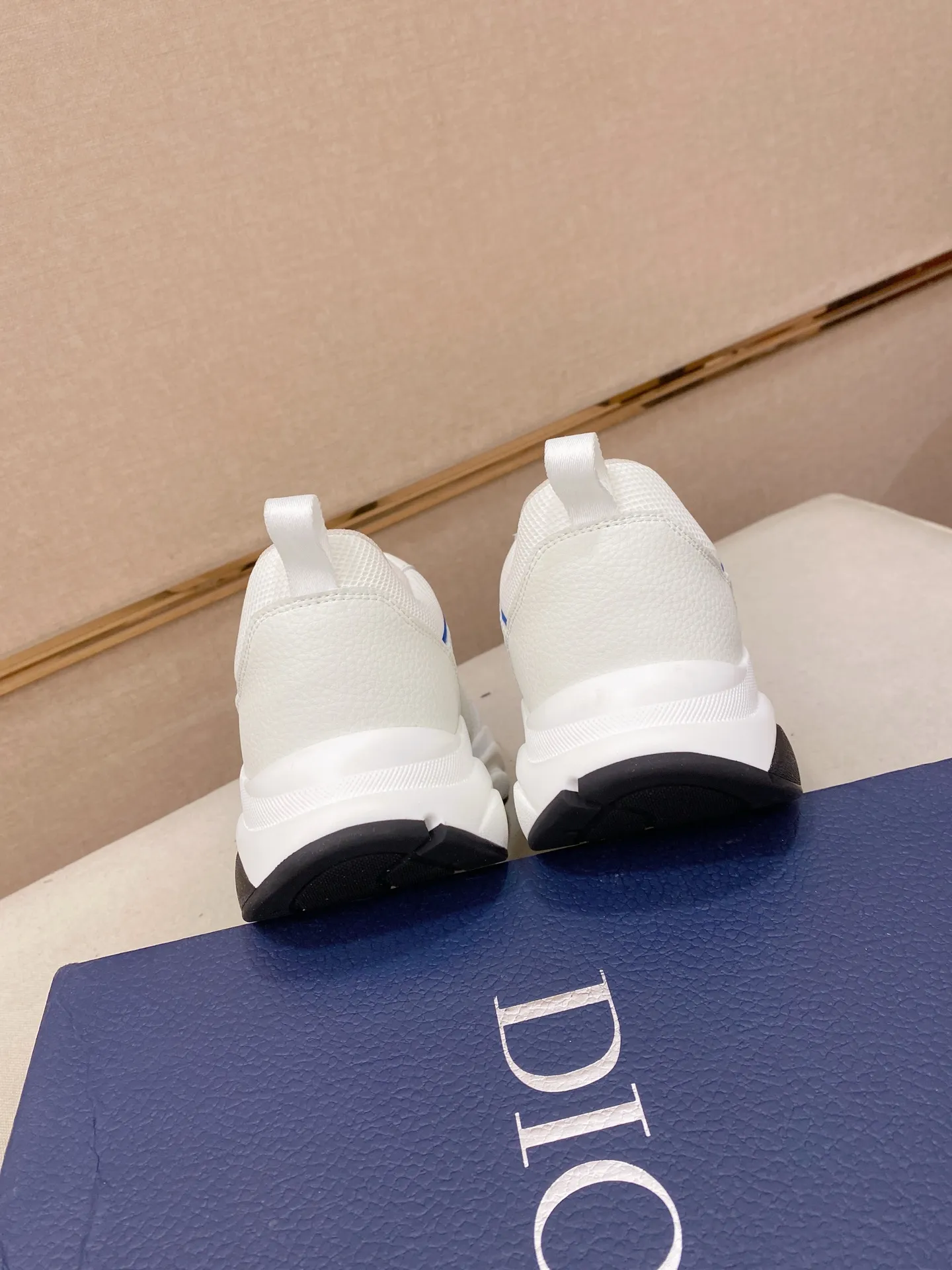 Men's shoes💰 462💰🇮🇹🇮🇹Dior d The new model is on sale at the same time at the counter. The upper 🇮🇹 is imported Italian first-layer cowhide, and the lining is fully imported sheepskin 💪💪. It is a complete 1⃣️ to 1⃣️ replica 🇮🇹💪💪, ⚠ Sole: The original sole is specially provided by the original factory. The exclusive movable molded sole is super comfortable. ⚠Original factory single goods, 🔍🔍high quality, you can enter and leave the counter at will, welcome to compare⚠. Code number: 38-44. Can be customized 45-46.